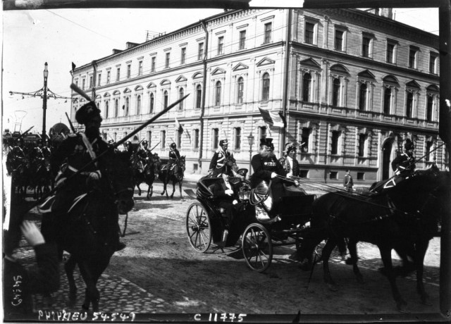 100 лет самоуничтожения