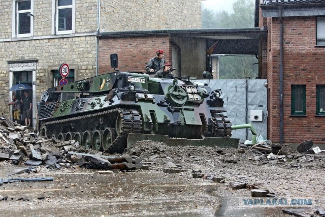 В Германии ввели режим военной катастрофы из-за наводнения