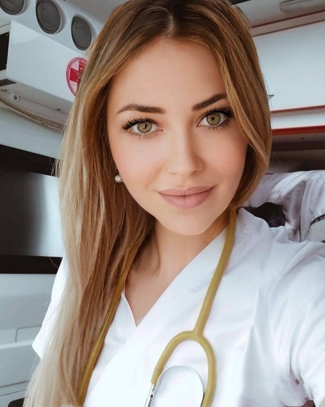Девушки в униформе