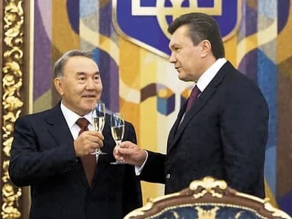 Назарбаев с семьей покинул Казахстан