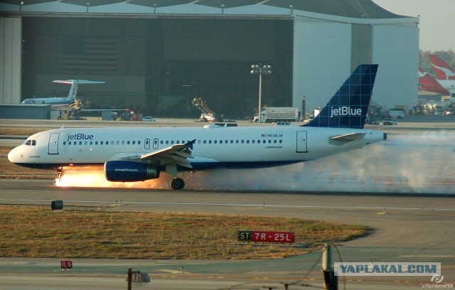 Вчера пассажиры и экипаж самолета Airbus A320 компании Latam Airlines, выполнявшего рейс LA4292 Медельин – Картахена, знатно оху