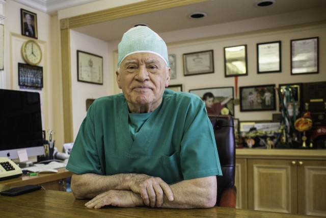 Известного хирурга и академика РАН Лео Бокерию отстранили от заведования хирургическим отделением