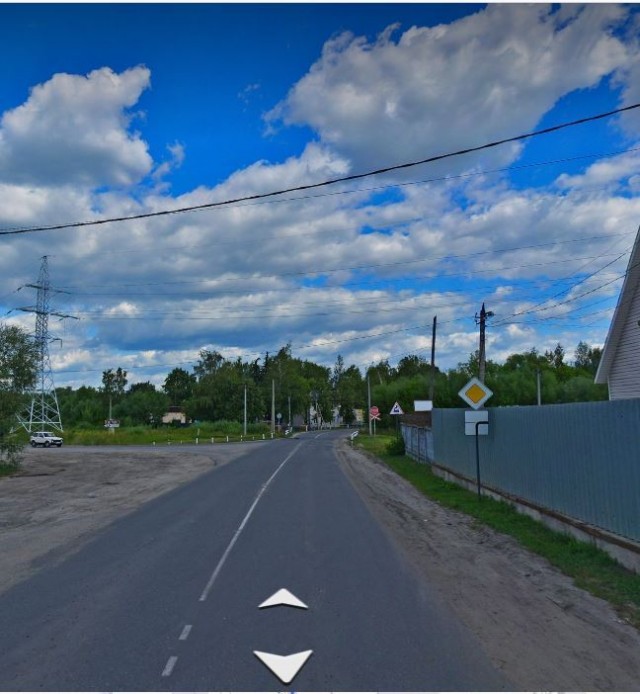 Большой зеленый тепловоз слева? Где?!