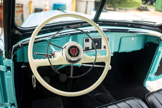 Willys Jeepster. Забавного автомобиля пост