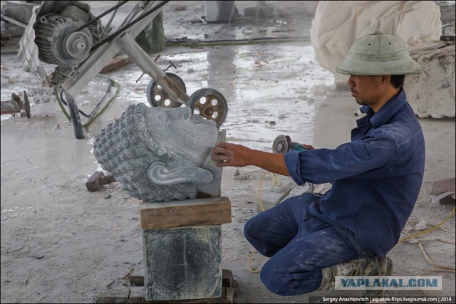 Как делают каменные скульптуры во Вьетнаме