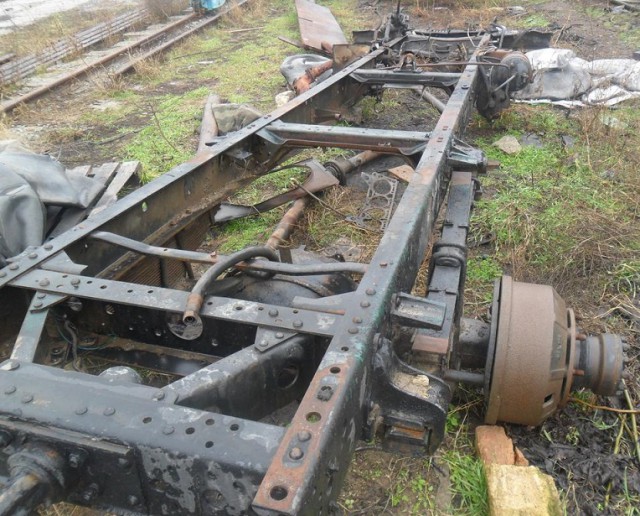 Рама зил 130 76. Рама зил 5301 удлиненная. Рама зил 5301 задняя. Рама зил 130. Зил 131 ; 157 рама.