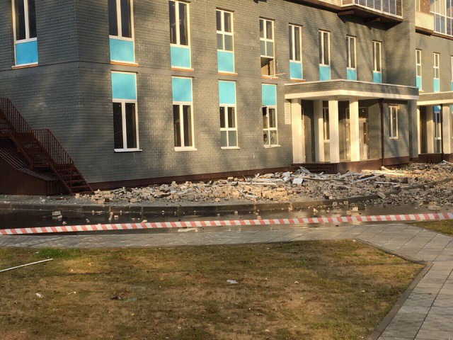 В Обнинске ураган сдул несколько балконов новой многоэтажки