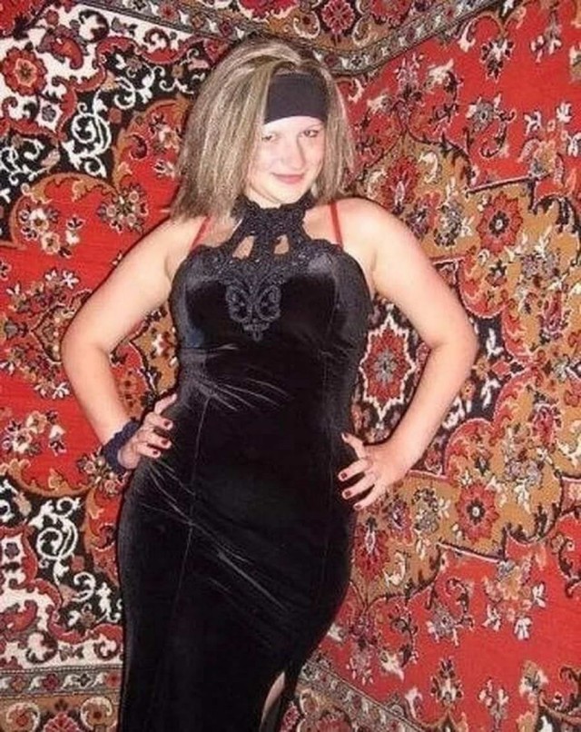 Колхозные девушки. Колхозный гламур. Модницы колхозницы. Обычные деревенские девушки. Сельские девушки в шубе.