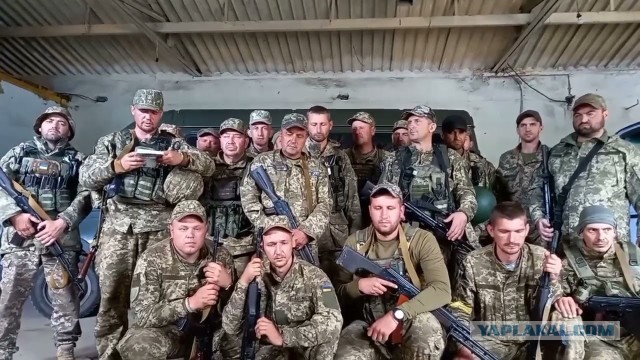 Сообщается, что сразу в нескольких московских ОВД задержанным на антивоенной акции вручили повестки в военкомат.