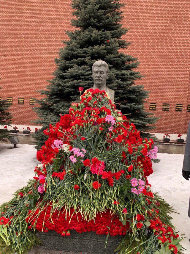 Люди не забывают товарища Сталина