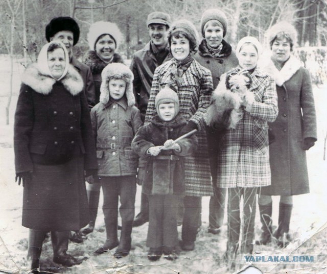 Как нас  собирали мамы и папы на улицу