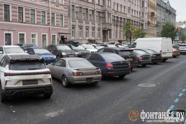 Бунт против тарифов на парковку от силовиков и штатских фиксирует «Фонтанка»
