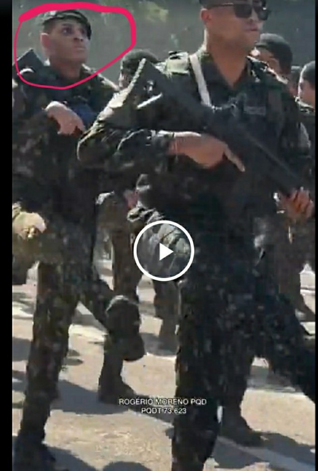 Я второй слева