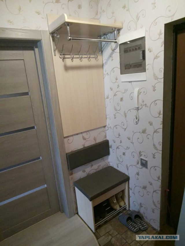 Уголок в прихожую из подручных средств