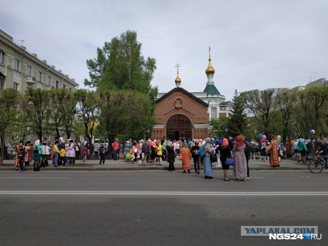 Мракобесие продолжает шагать по стране, но теперь уже с привлечением детей...