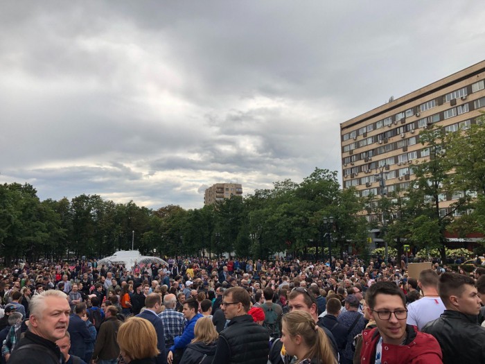 В центре Москвы началась акция за допуск независимых кандидатов на выборы в Мосгордуму