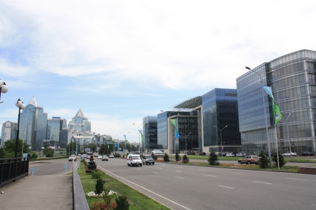Алматы 2011: город контрастов