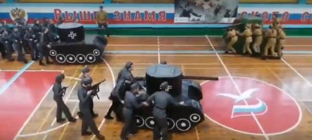 Общественники из Сызрани просят проверить организаторов скандальной реконструкции Курской битвы в спортзале