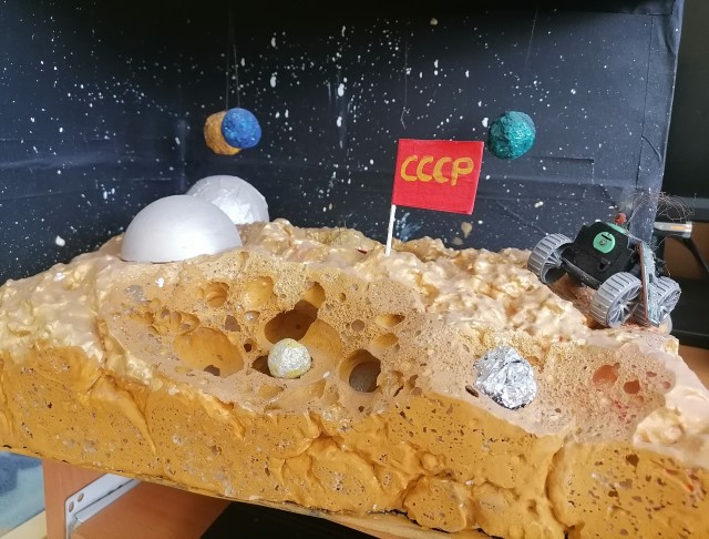 Дочке в садик на День Космонавтики