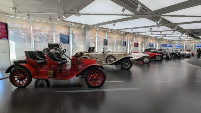 Alfa Romeo museo. Красивых автомобилей пост