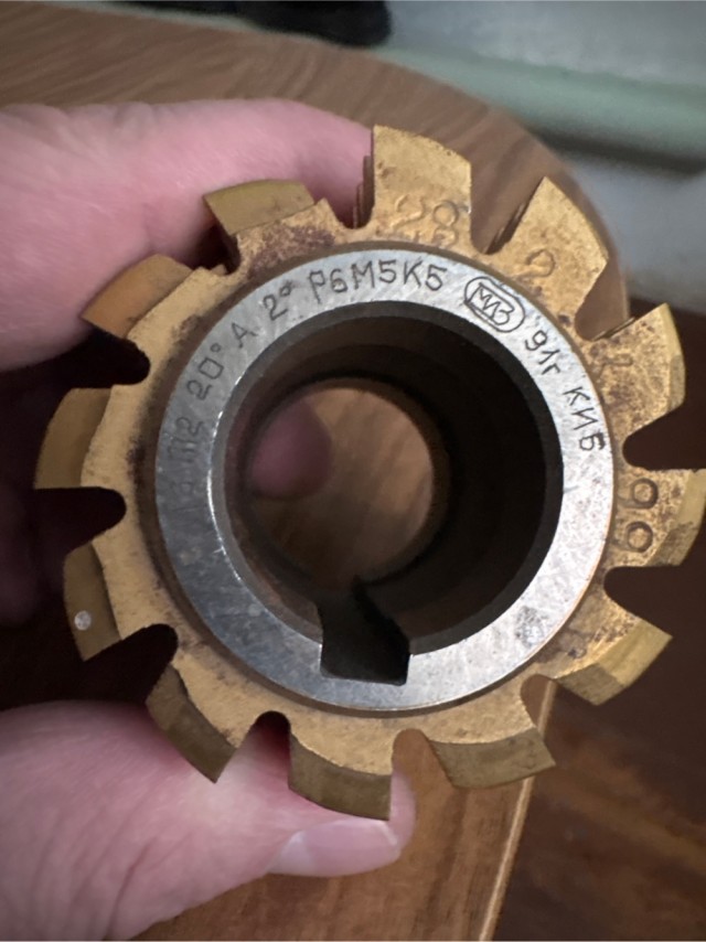 Видео наверное немножко ускоренно, но это электроэрозионная резка металла