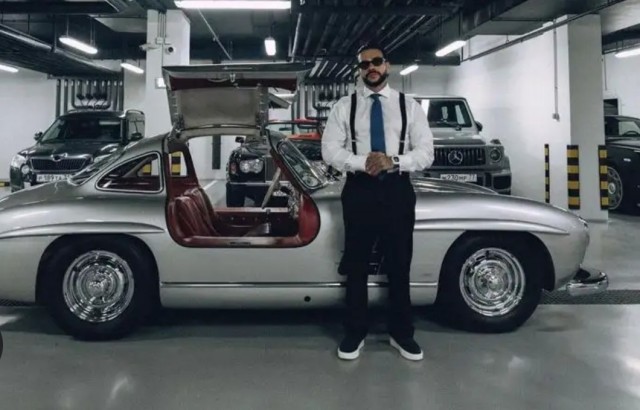 Автомобильные хиты 90-х возвращаются на дороги: россияне скупают 30-летние Mercedes, BMW и Porsche из Европы — за них не надо платить утильбор