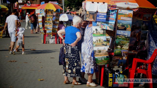 А пляжи по-прежнему пусты в Крыму