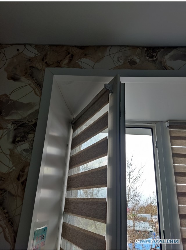 Балконная дверь vs. рулонные шторы