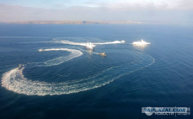 Три корабля ВМС Украины пересекли российскую границу
