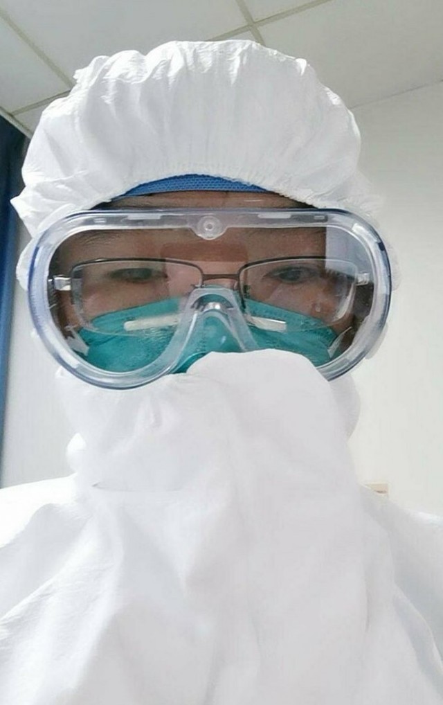 Врачи в Ухане