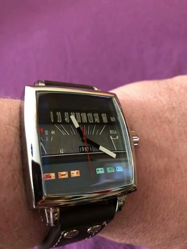 Как объяснить прохожему, спросившему время, что сейчас полстодвадцатого?!