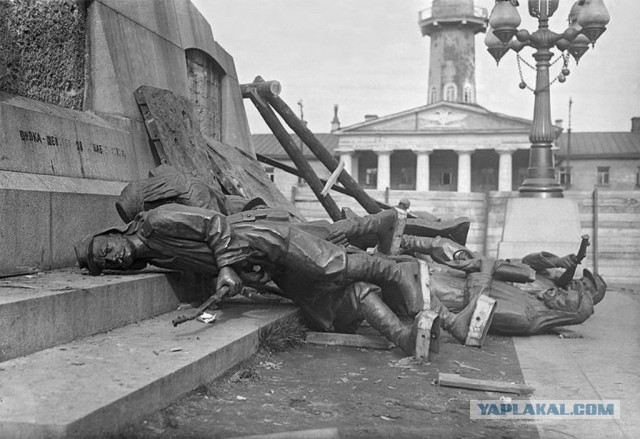 Снос Джорджа Вашингтона....