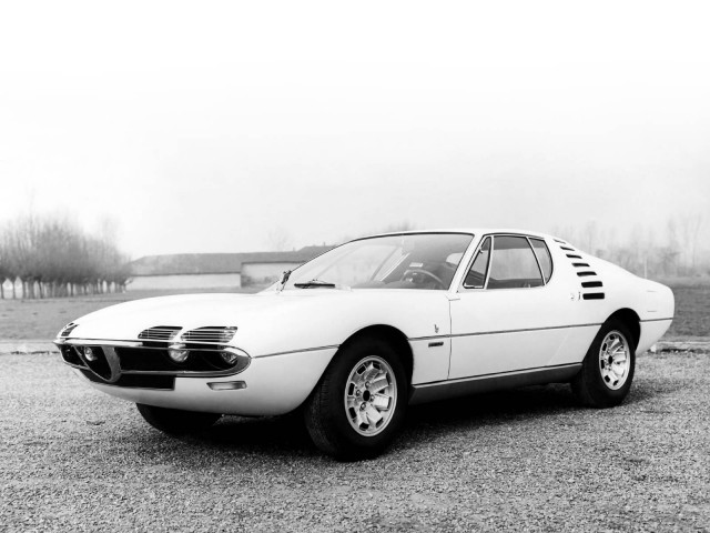 Alfa Romeo Montreal. "Ferrari для бедных". Красивых автофото пост