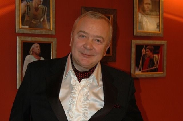 Кеша из "Усатый нянь" Сергей Проханов попал в больницу с болями в спине.
