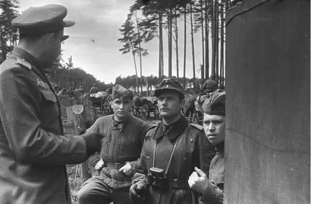 Редкие фотографии из военных архивов
