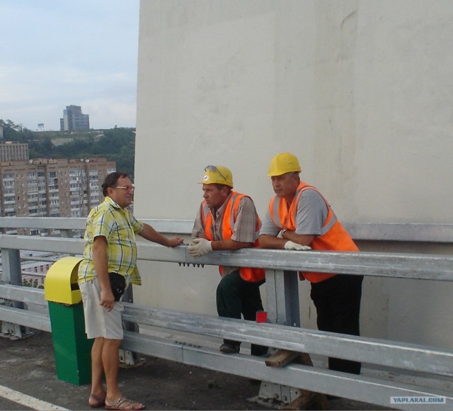Открытие моста через бухту Золотой рог