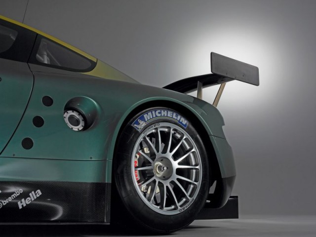 Aston Martin Dbr9