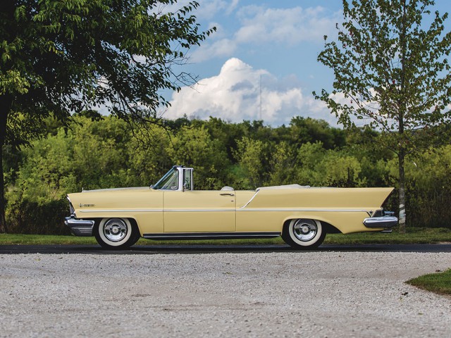 Американские автомобили 50-х. Картинки с аукциона