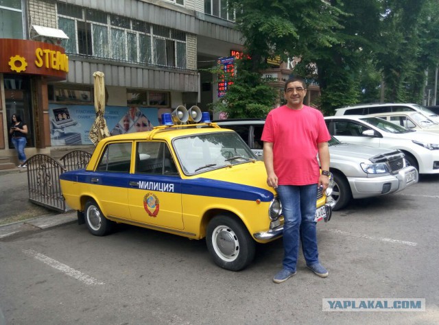 г.Алматы на фоне гор.