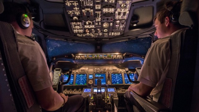 Российские пилоты перерабатывают так, что уезжают из страны сотнями
