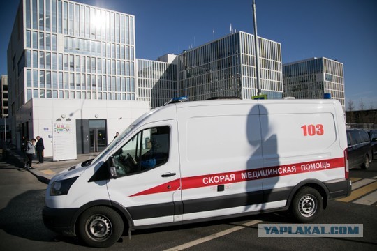 СМИ рассказали о массовых увольнениях из больницы для пациентов с COVID-19 в Коммунарке