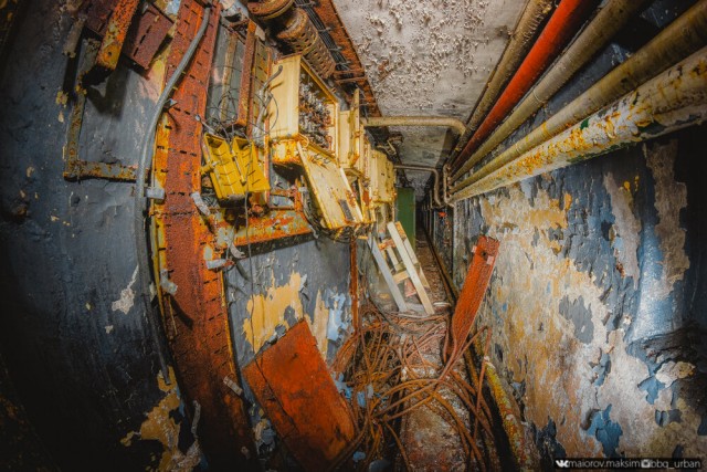 Обычный сарай посреди тундры оказался спуском в оставленный военными «засекреченный» бункер