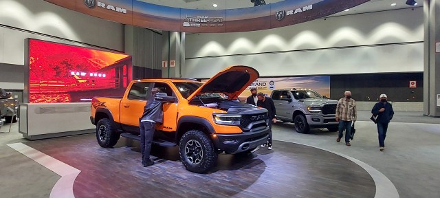 Новые автомобили на выставке Los Angeles Auto Show - 2021