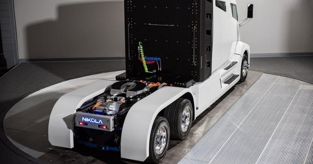 Электрогрузовик Tesla Semi массой почти 37 тонн проехал 804 км без подзарядки