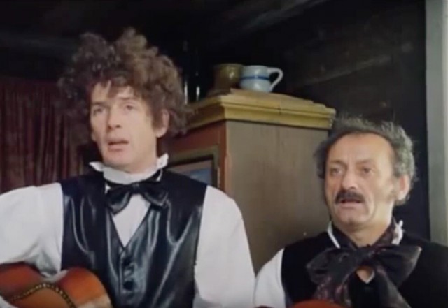 В Одессе волной смыло 21-летнюю полицейскую во время фотосессии