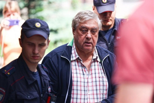 Бывшему гендиректору челябинского электрометаллургического комбината дали 4 года условно за сексуальные связи с малолетними школьницами