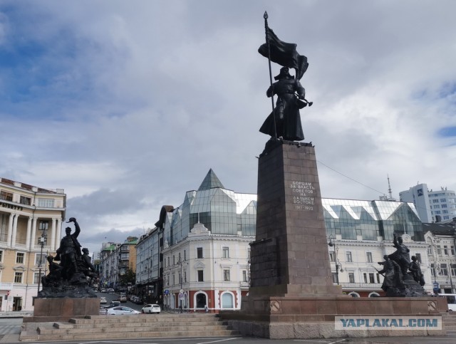 Нашего полку прибыло. Про городские скульптуры