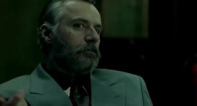 Российский пилот с самым опасным акцентом в мире дает понять чужому самолету, что он залетел не туда