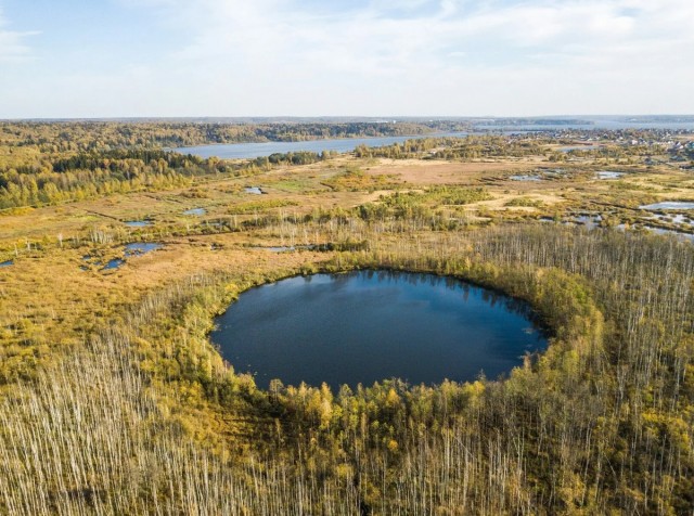 Бездонное озеро: водоем в России, в котором уже почти 200 лет не могут найти дно