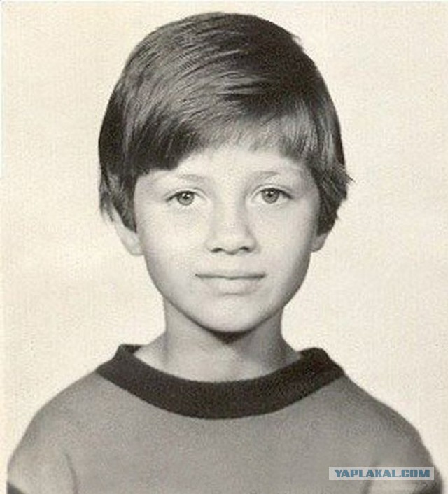 Знаменитости в детстве. Фото из домашних архивов